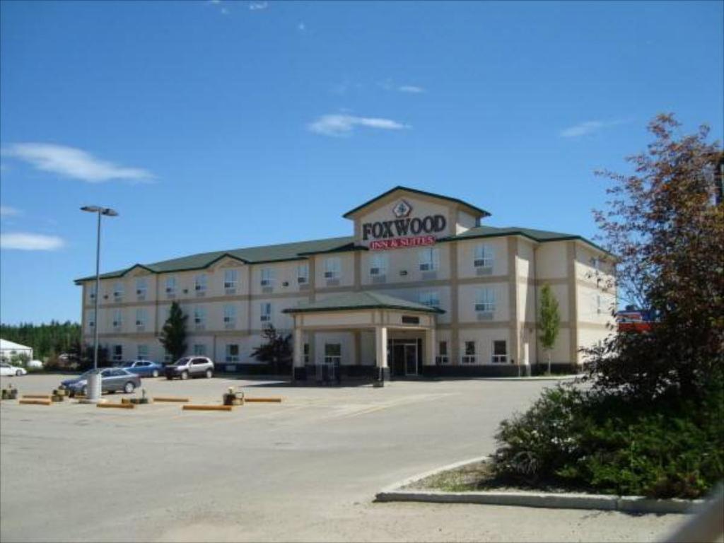 Foxwood Inn & Suites Drayton Valley Exteriér fotografie